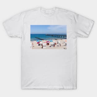 Beach and pier, Ostseebad Kuhlungsborn, Mecklenburg-West Pomerania, Germany, Europe T-Shirt